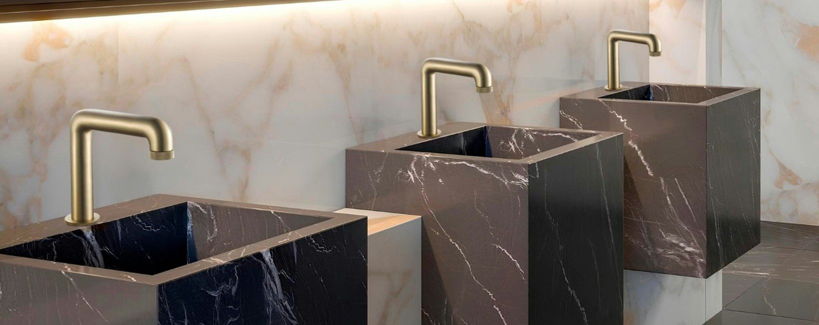 Maintenance models and SLAs for large-scale bathroom operations